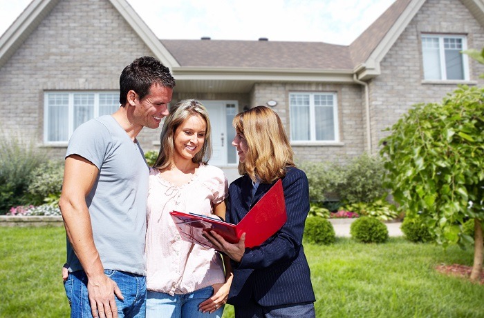 Pourquoi devrez-vous prendre par une agence immobilière pour vos recherches d’appartement ?