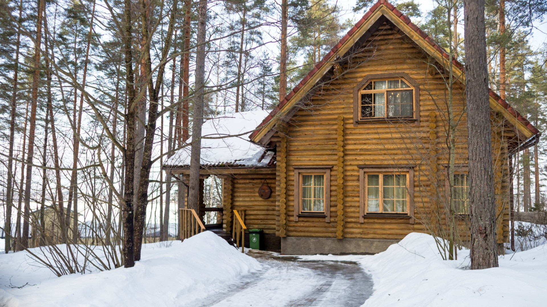 Sablage de chalet en bois : la solution pour rénover une façade vieillissante